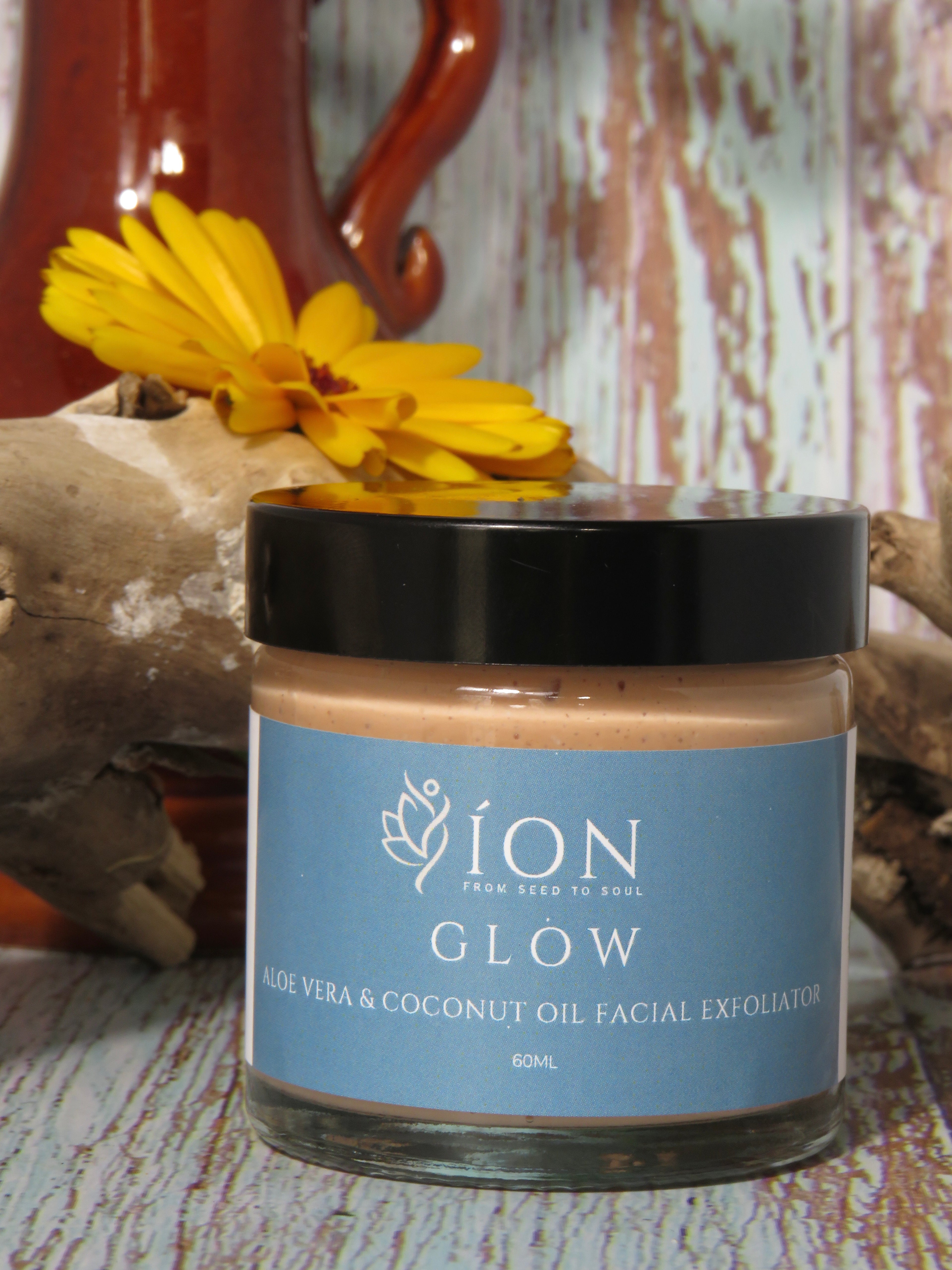 Glow | Aloe Vera &amp; Coconut Oil Facial Exfoliator